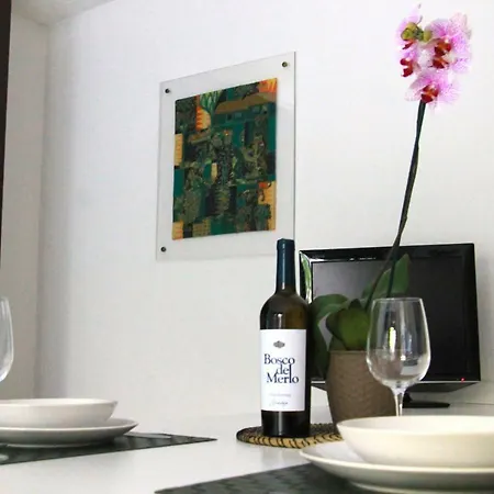 Basement Turati 1 - Consulates District Appartement