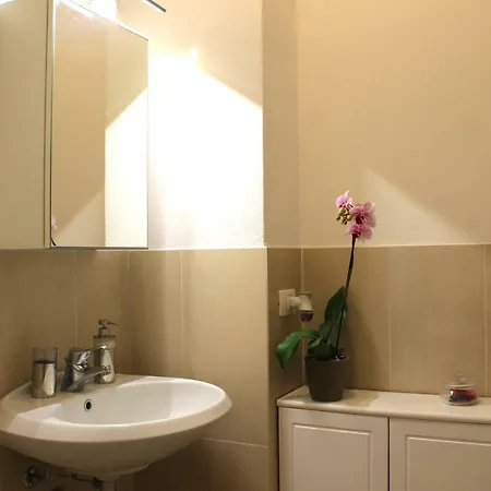 Basement Turati 1 - Consulates District * Milaan