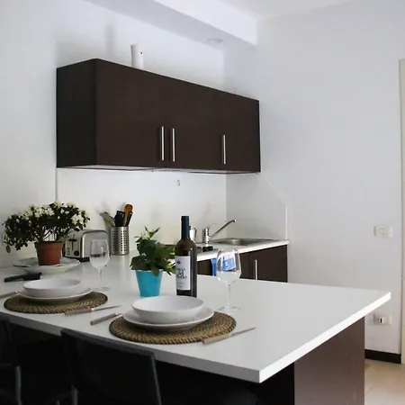 Appartement Basement Turati 1 - Consulates District Milaan