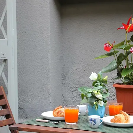 Appartement Basement Turati 1 - Consulates District *