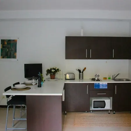 Basement Turati 1 - Consulates District Apartment